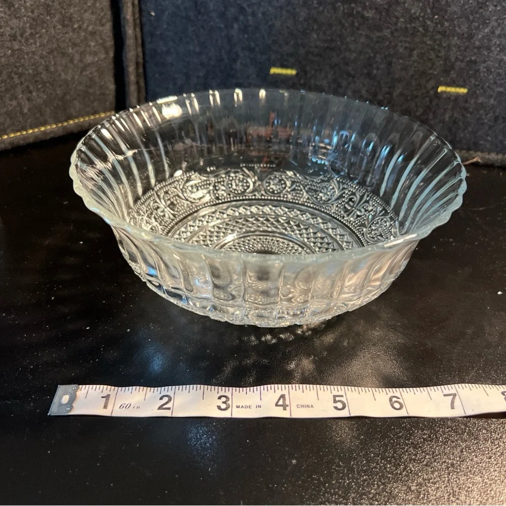 Beautiful Design Vintage Glass Serving Bowl with Scalloped Edge  7 3/4